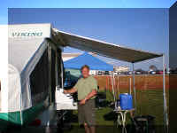 RandyCooking.JPG (63225 bytes)